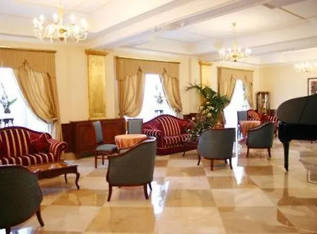 Grand Palace Hotel 5*