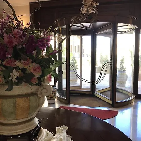 Hotel Grand Palace 5*