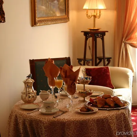 Grand Palace Hotel