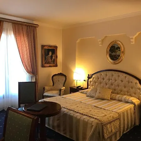Hotel Grand Palace
