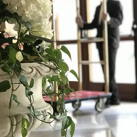 帕里斯大酒店